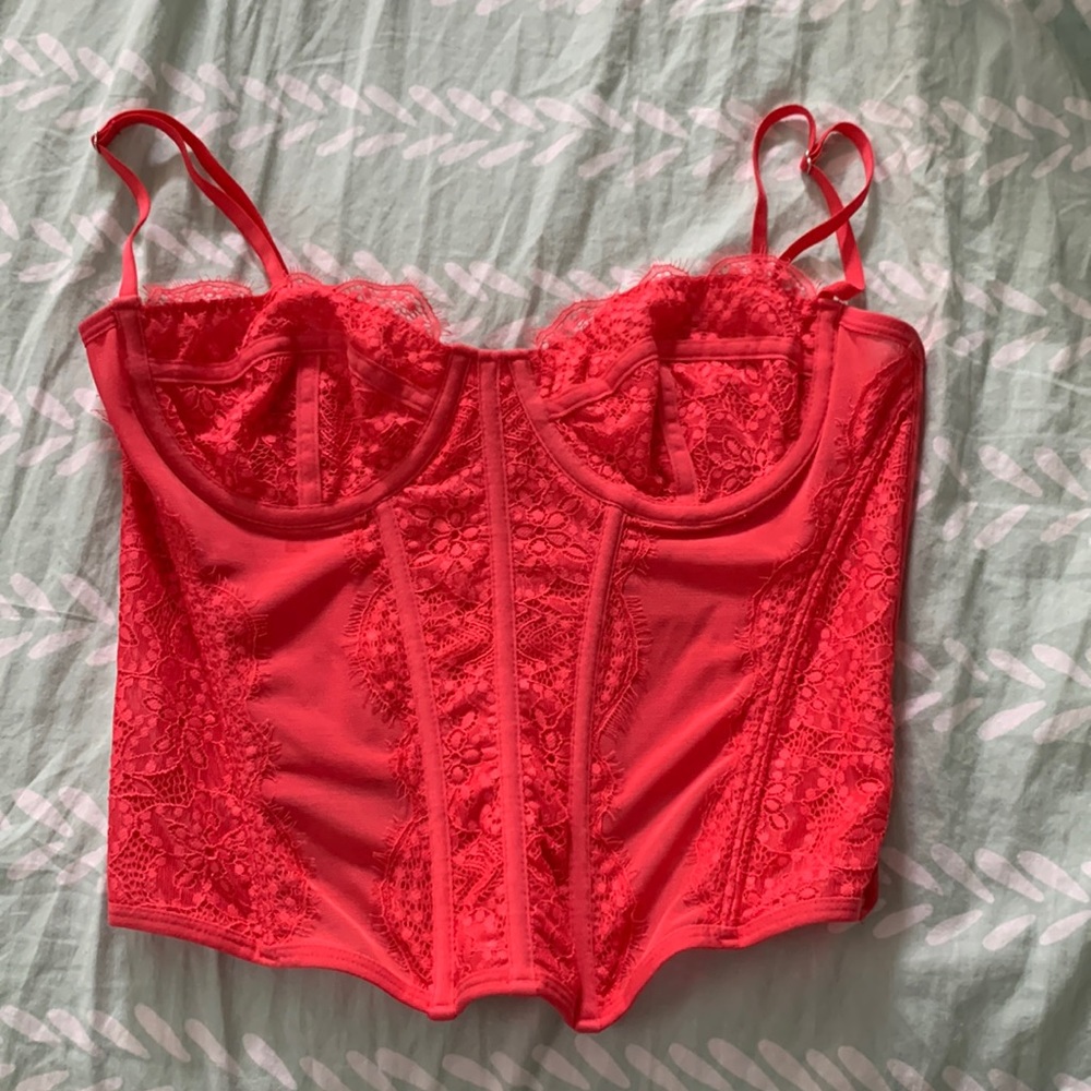 URBAN OUTFITTERS CORSET IN RED/PINK